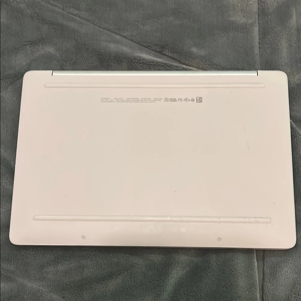HP Silver Laptop with Sleek Design and Chrome OS